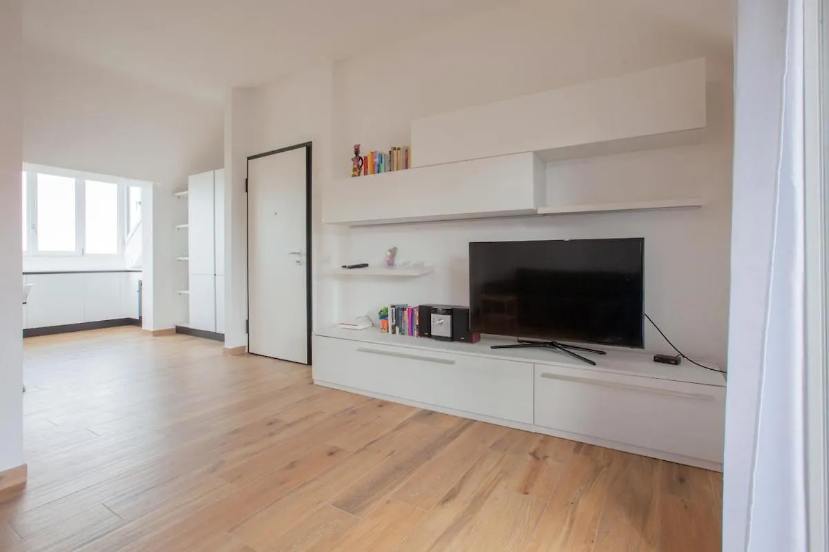 Διαμέρισμα Luminoso Appartamento Con Terrazzo Μιλάνο