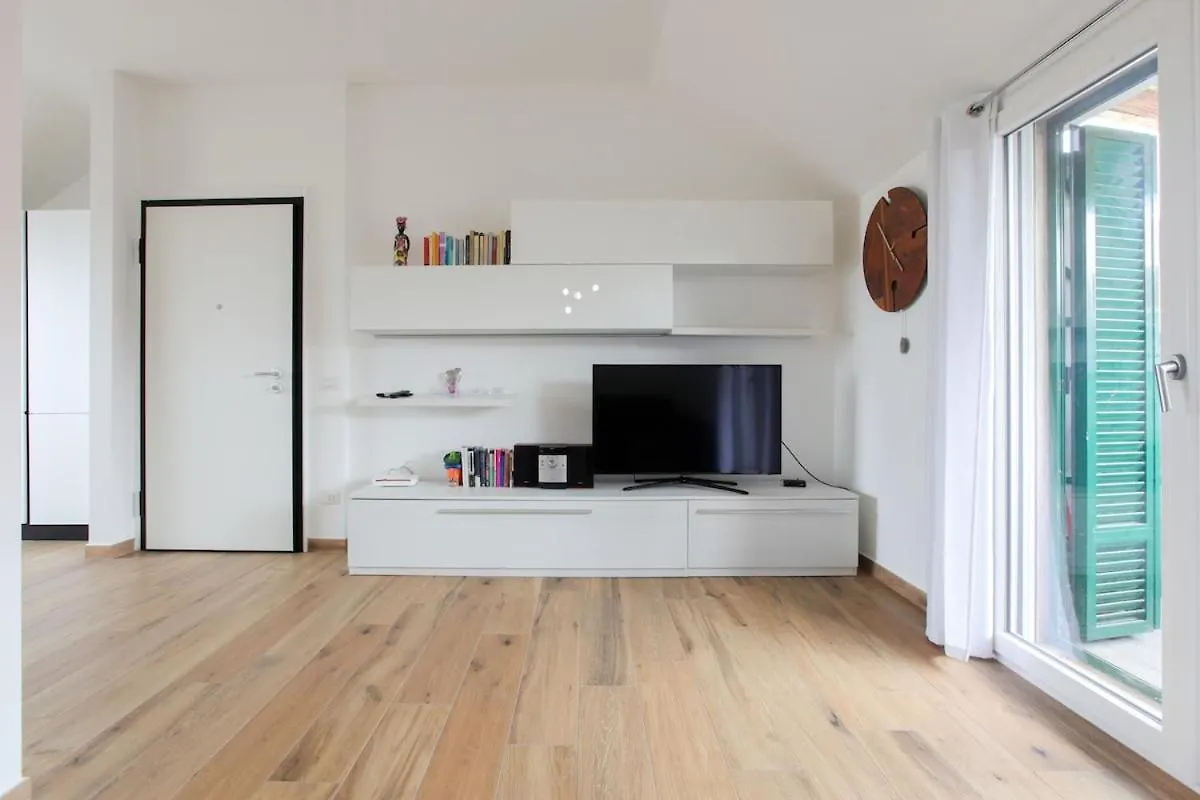 Luminoso Appartamento Con Terrazzo Μιλάνο Ιταλία
